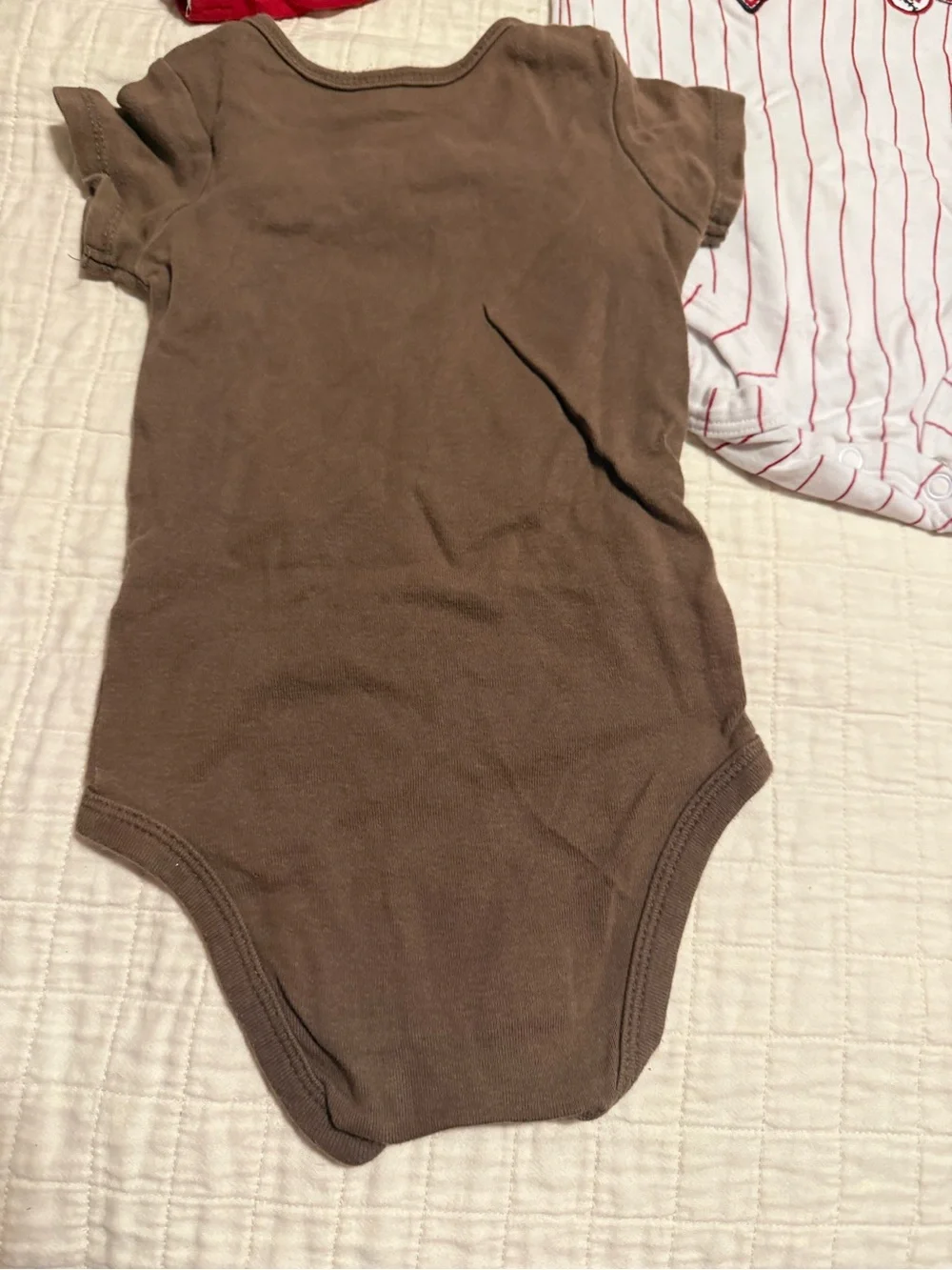 Lot of 6 piece baby clothes 12 months various brands in good condition